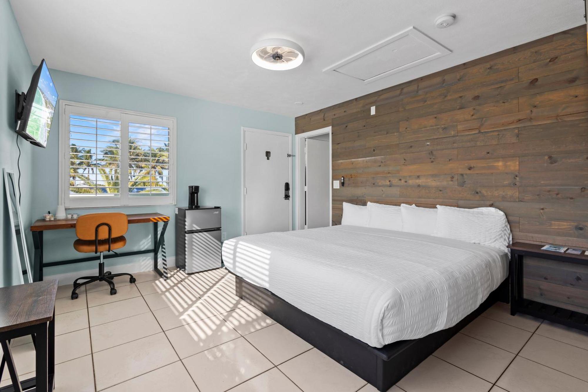 Standard Hotel Room - King Bed #2 Fort Pierce Buitenkant foto
